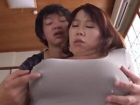 Yazawa Tomoko milking boobs
